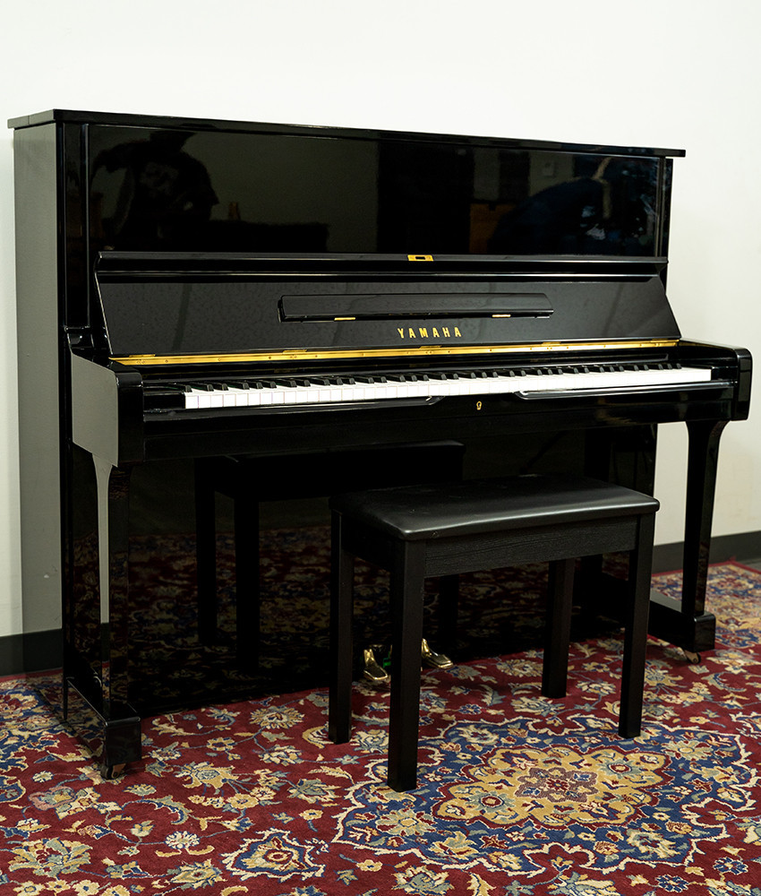 Yamaha 48 U1H Upright Piano Polished Ebony SN: 1952774